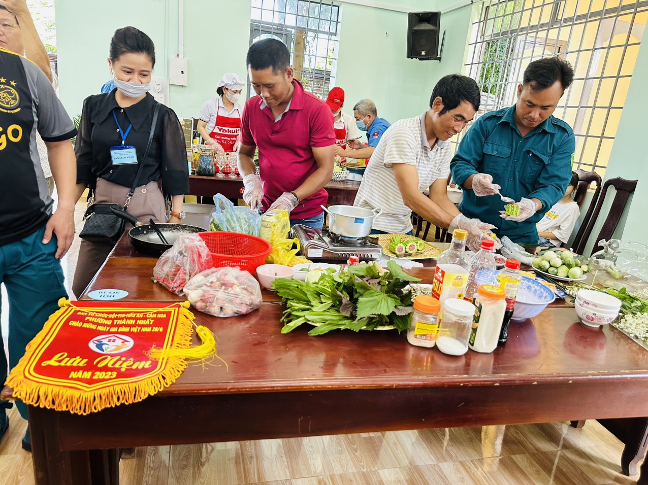 quân sự